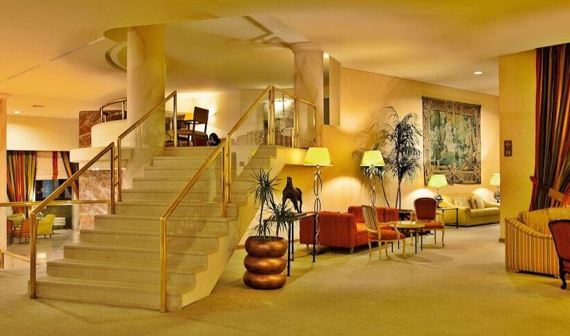 هتل Dos Templarios