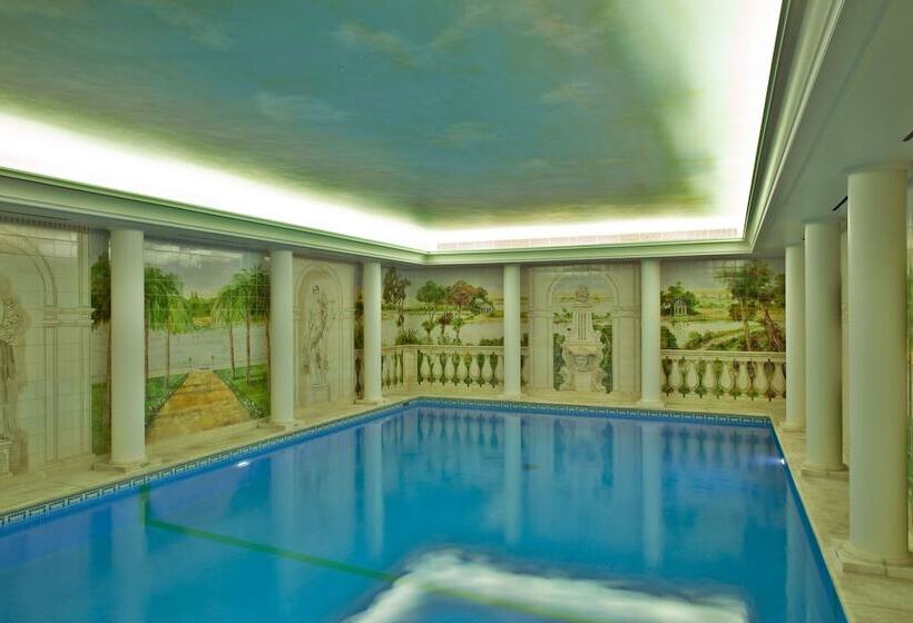 هتل Dos Templarios