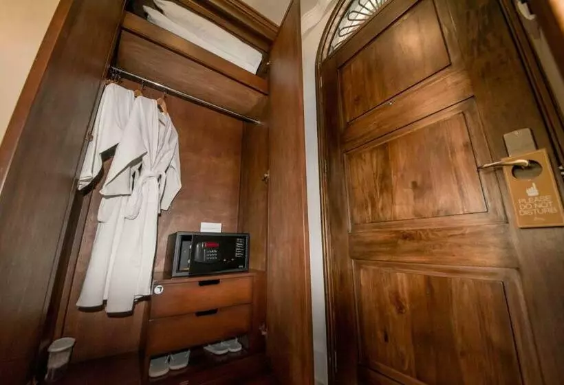 Hotell Montebello Villa