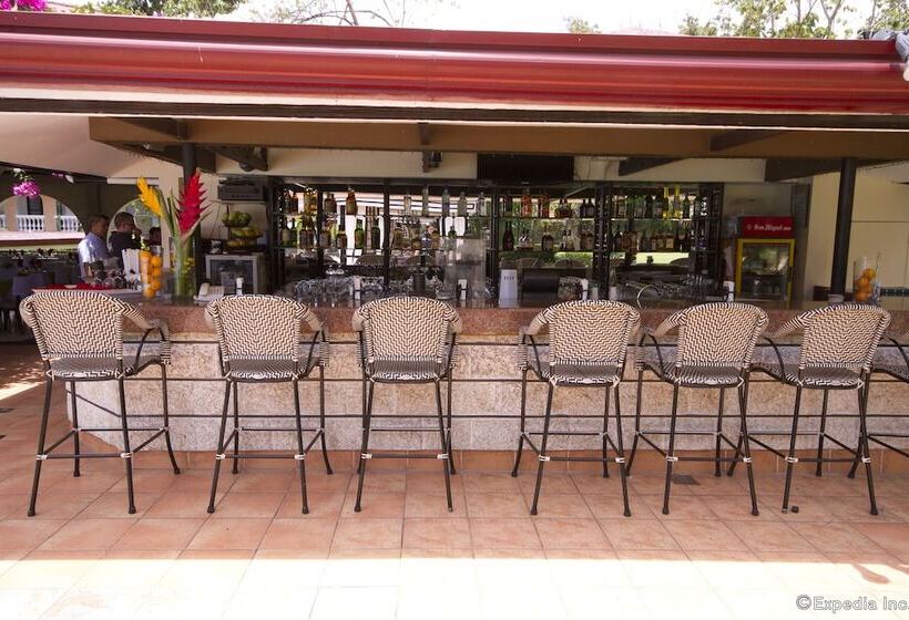 בית מלון כפרי Montebello Villa