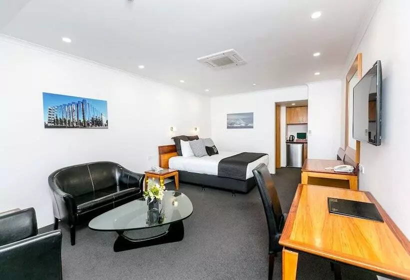 فندق Plymouth International