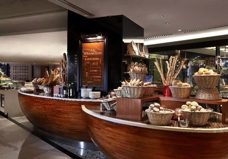 Hotel Sofitel Philippine Plaza Manila