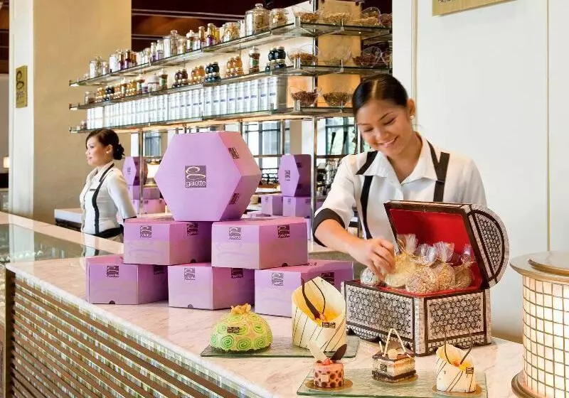 Hotel Sofitel Philippine Plaza Manila