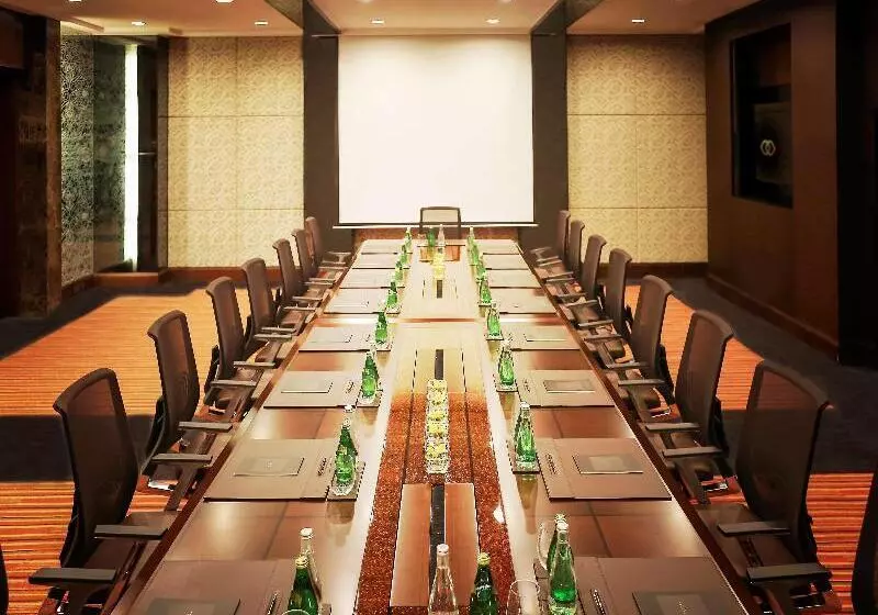 Hotel Sofitel Philippine Plaza Manila