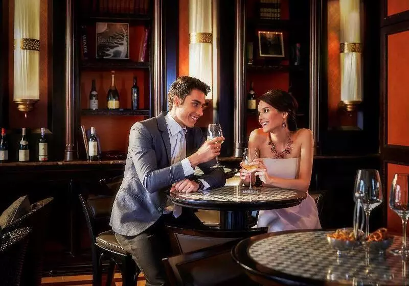 Hotel Sofitel Philippine Plaza Manila