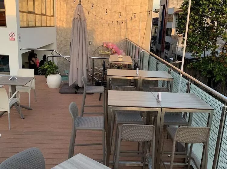 هتل Victoria Regia