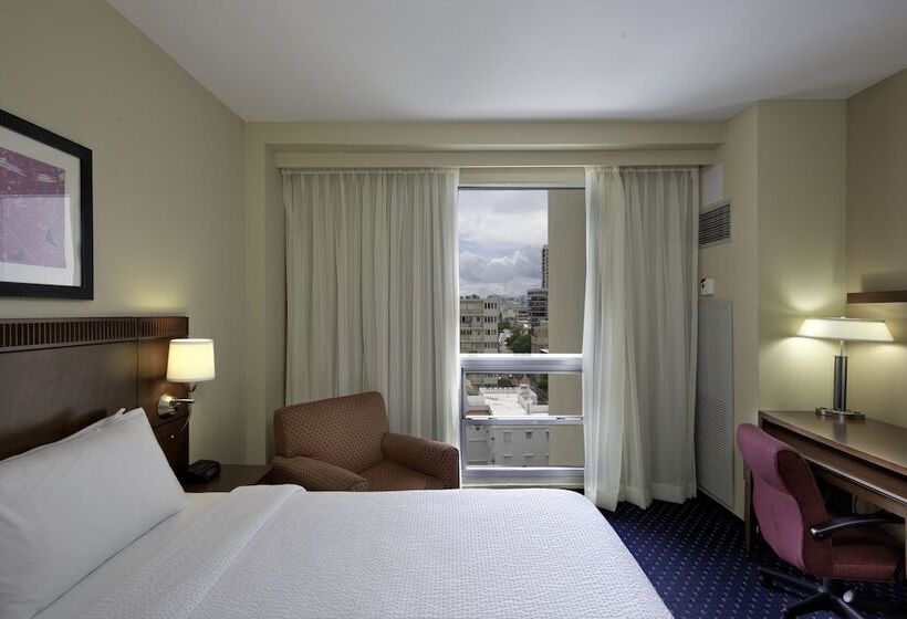 هتل Courtyard By Marriott San Juan Miramar