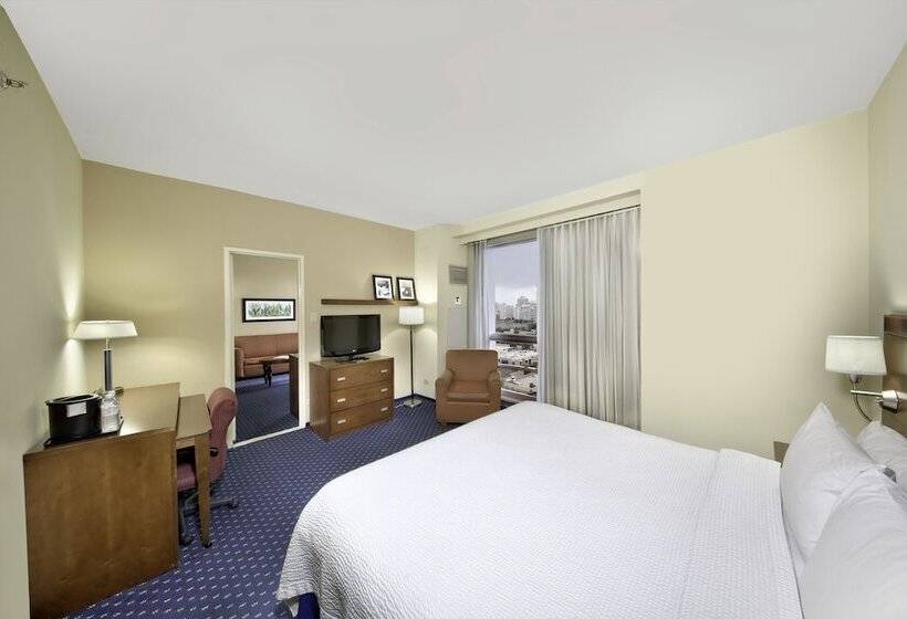 هتل Courtyard By Marriott San Juan Miramar