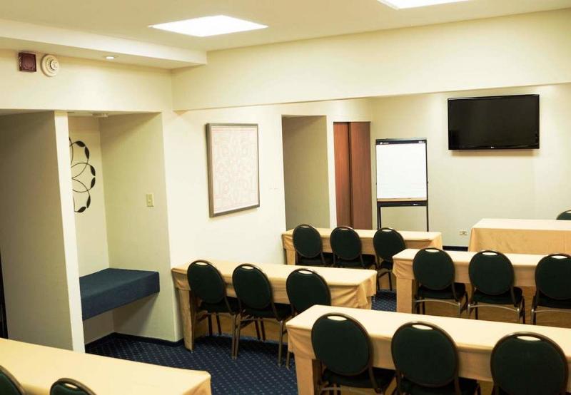 هتل Courtyard By Marriott San Juan Miramar