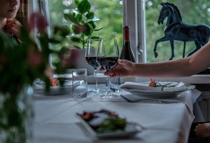 هتل Fredensborgs Herrgård