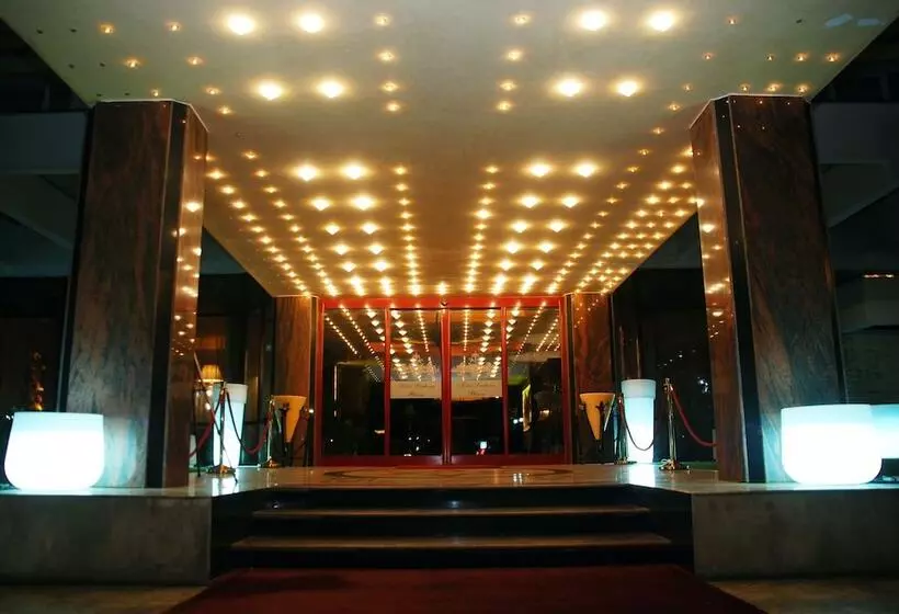 בית מלון כפרי Prahova Plaza