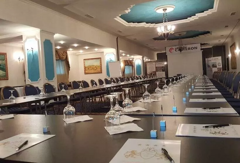 בית מלון כפרי Prahova Plaza