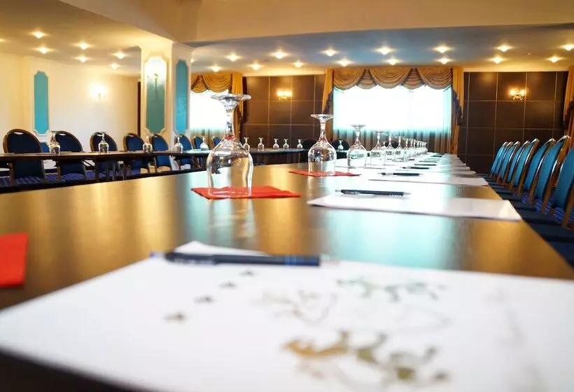 בית מלון כפרי Prahova Plaza