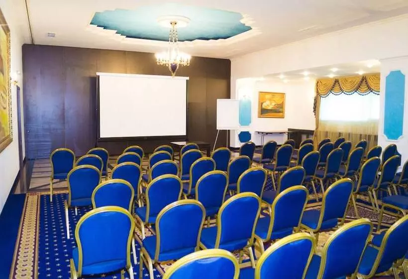 בית מלון כפרי Prahova Plaza