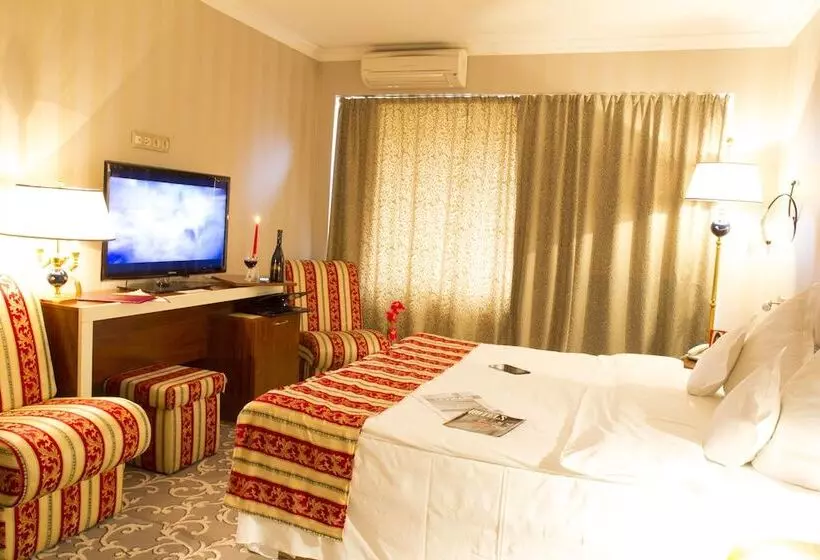 בית מלון כפרי Prahova Plaza