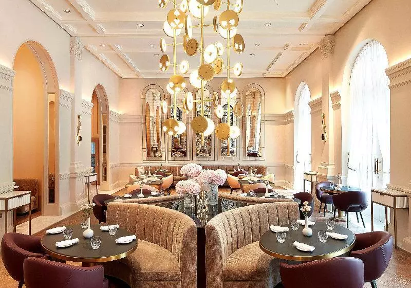 هتل Raffles  Singapore