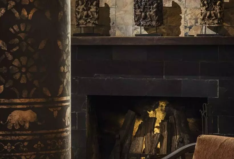 Hotel Anantara Golden Triangle Elephant Camp & Resort