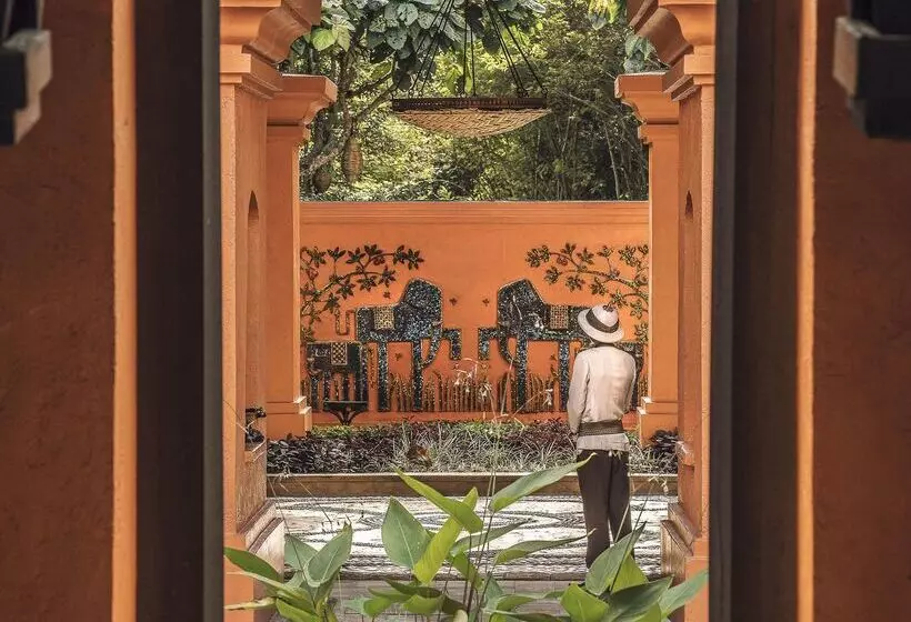 Hotel Anantara Golden Triangle Elephant Camp & Resort