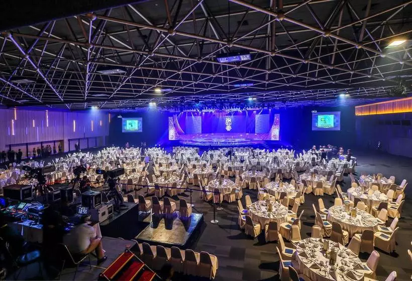 호텔 Centara Grand At Central Plaza Ladprao Bangkok