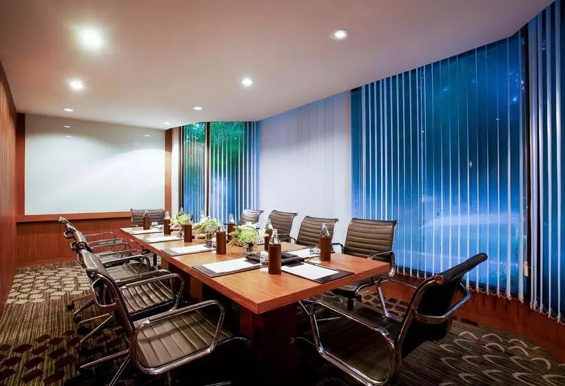 호텔 Centara Grand At Central Plaza Ladprao Bangkok