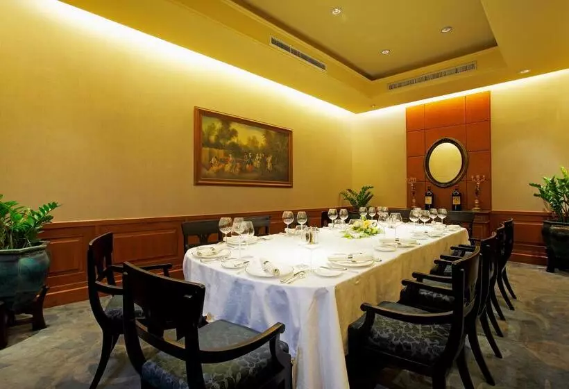 호텔 Centara Grand At Central Plaza Ladprao Bangkok