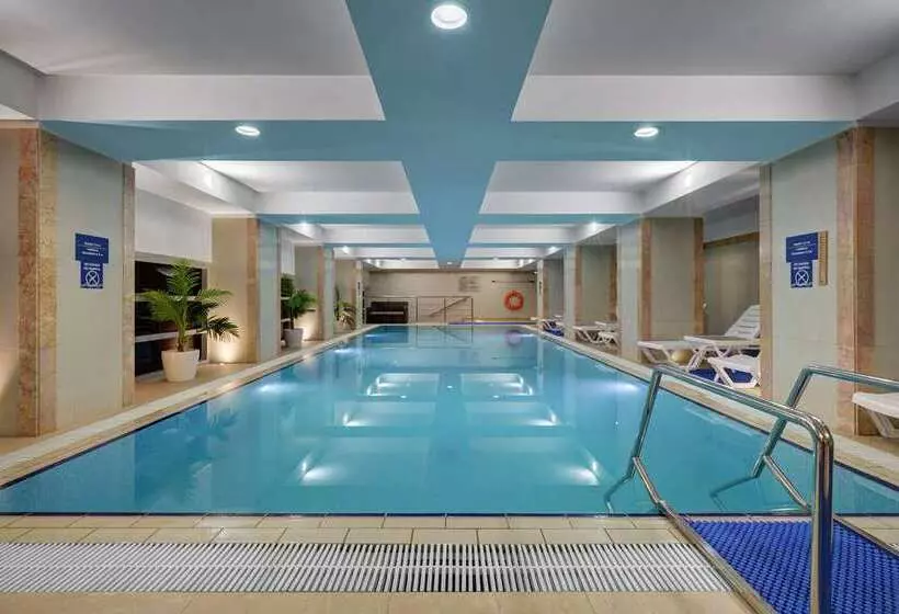 هتل Hilton Moscow Leningradskaya