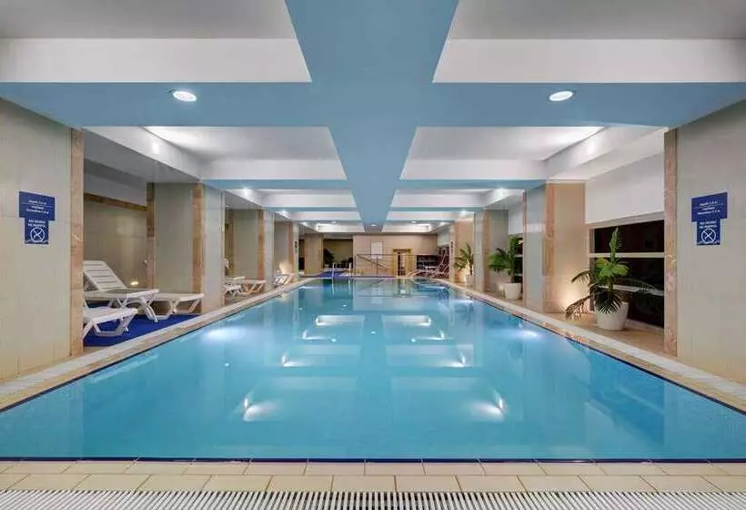 هتل Hilton Moscow Leningradskaya