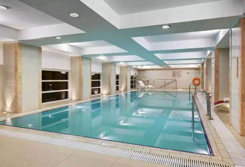 هتل Hilton Moscow Leningradskaya