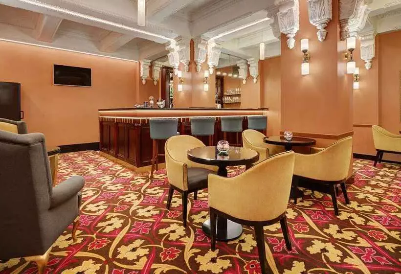 هتل Hilton Moscow Leningradskaya