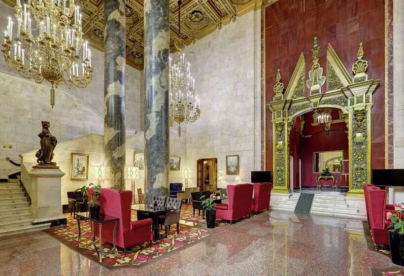 בית מלון כפרי Hilton Moscow Leningradskaya