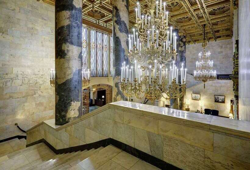 בית מלון כפרי Hilton Moscow Leningradskaya