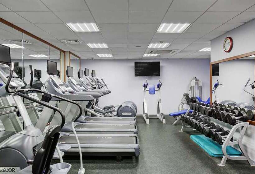 בית מלון כפרי Hilton Moscow Leningradskaya