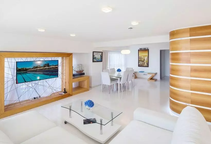 Grand Hotel Zhemchuzhina