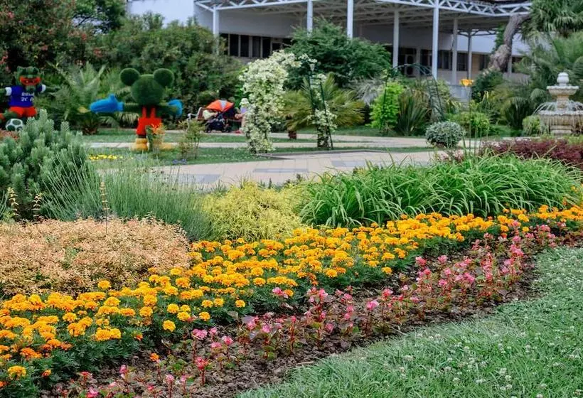 Grand Hotel Zhemchuzhina