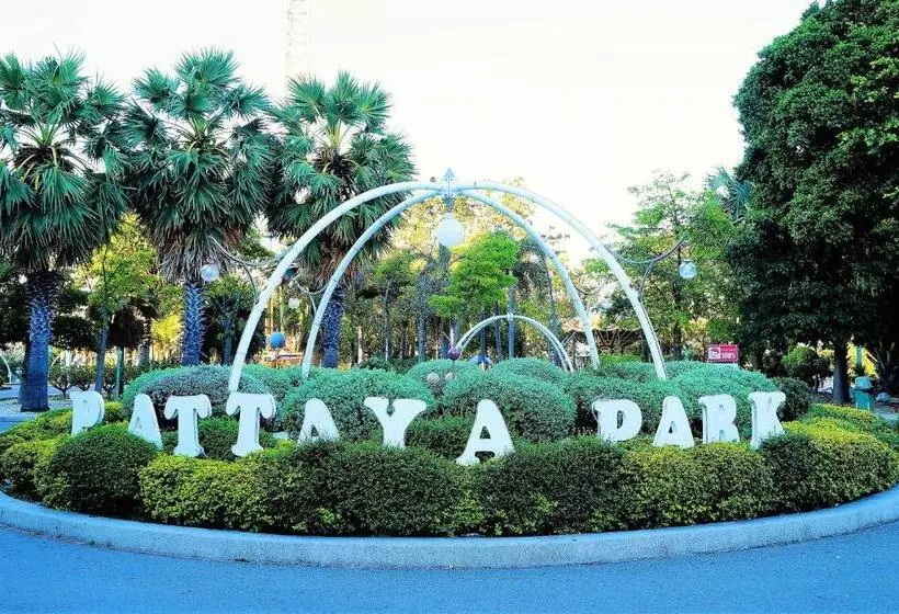 Pattaya Park Beach Resort