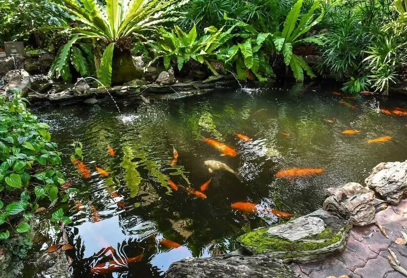 Sugar Hut Resort & Restaurant