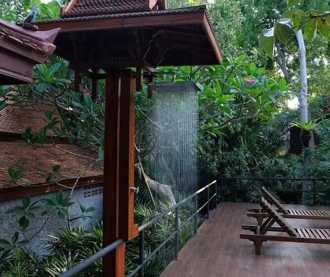 Sugar Hut Resort & Restaurant