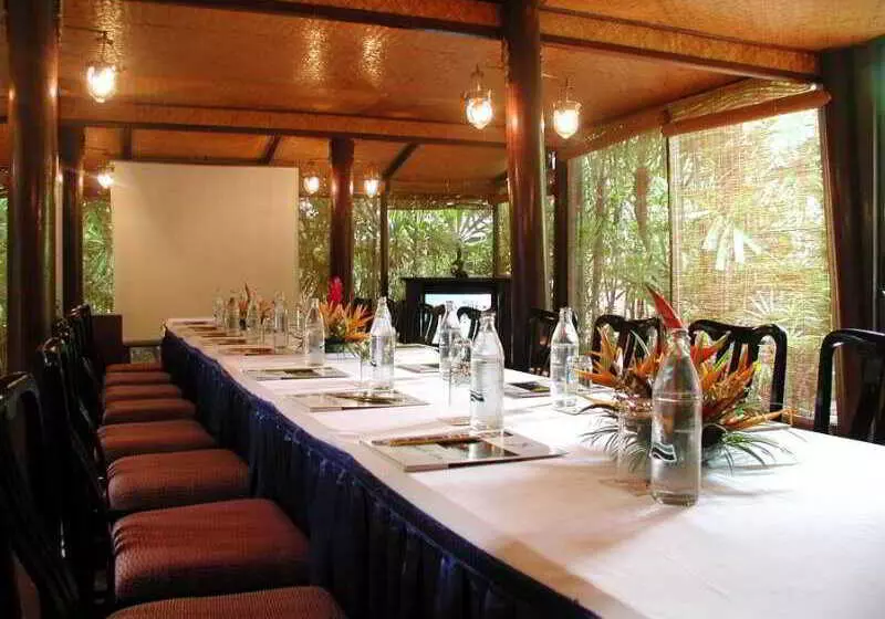 Sugar Hut Resort & Restaurant