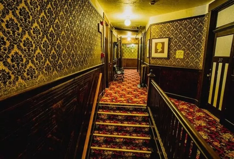 Alaskan Hotel And Bar