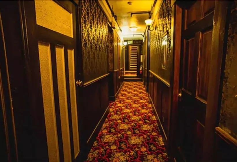 Alaskan Hotel And Bar