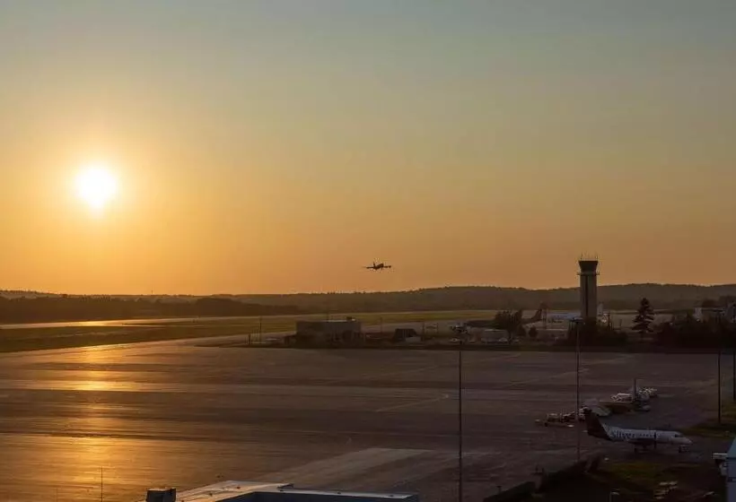 Bangor Aviator Hotel Bw Premier Collection