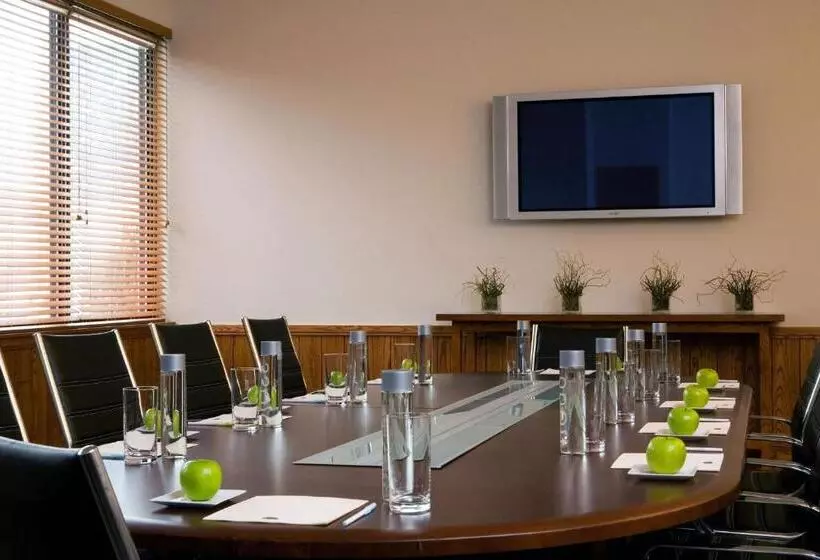 Bangor Aviator Hotel Bw Premier Collection