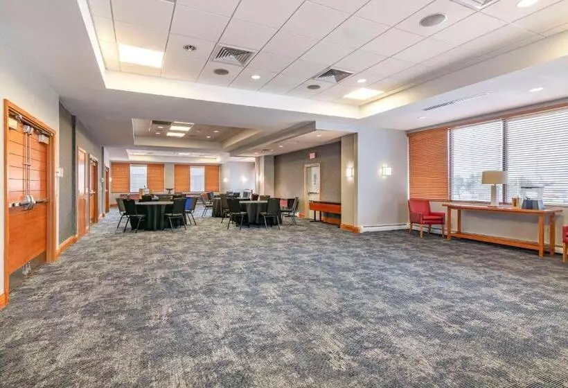 Bangor Aviator Hotel Bw Premier Collection