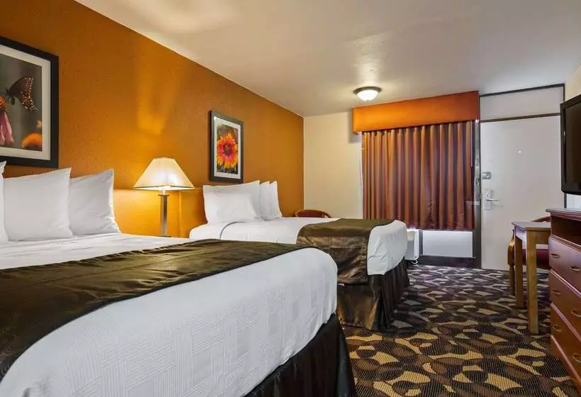 בית מלון כפרי Best Western Tulsa Airport