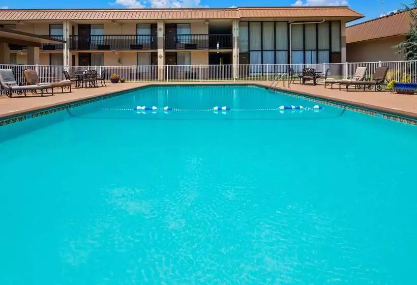 בית מלון כפרי Best Western Tulsa Airport