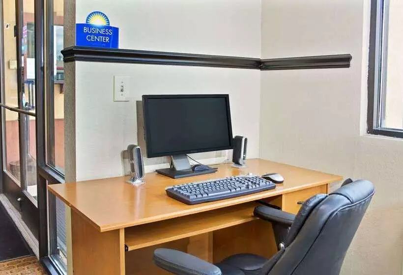 فندق Days Inn By Wyndham Lawrenceville