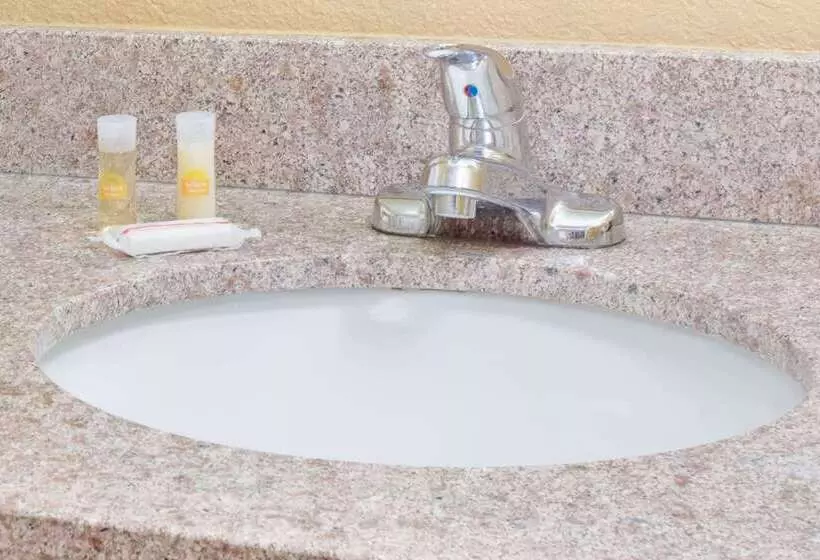 فندق Days Inn By Wyndham Lawrenceville