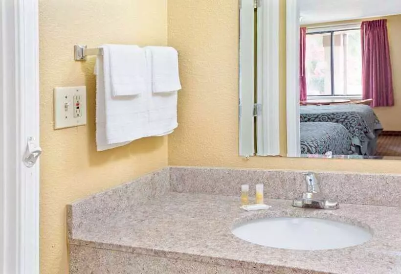 فندق Days Inn By Wyndham Lawrenceville