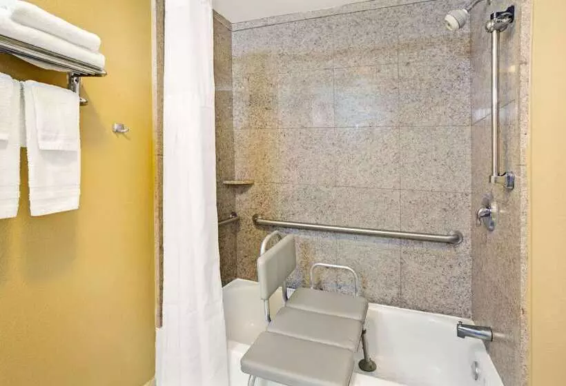 فندق Days Inn By Wyndham Lawrenceville