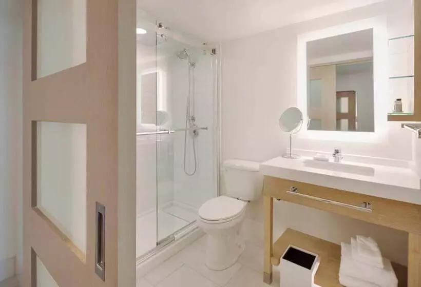 Delta Hotels By Marriott Daytona Beach Oceanfront